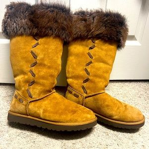 Rare Like New UGG Women's Rosana Brown Round Toe Mid-Calf Snow Boots - Size 9